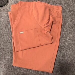 Figs Women's Scrub Set in Mauve